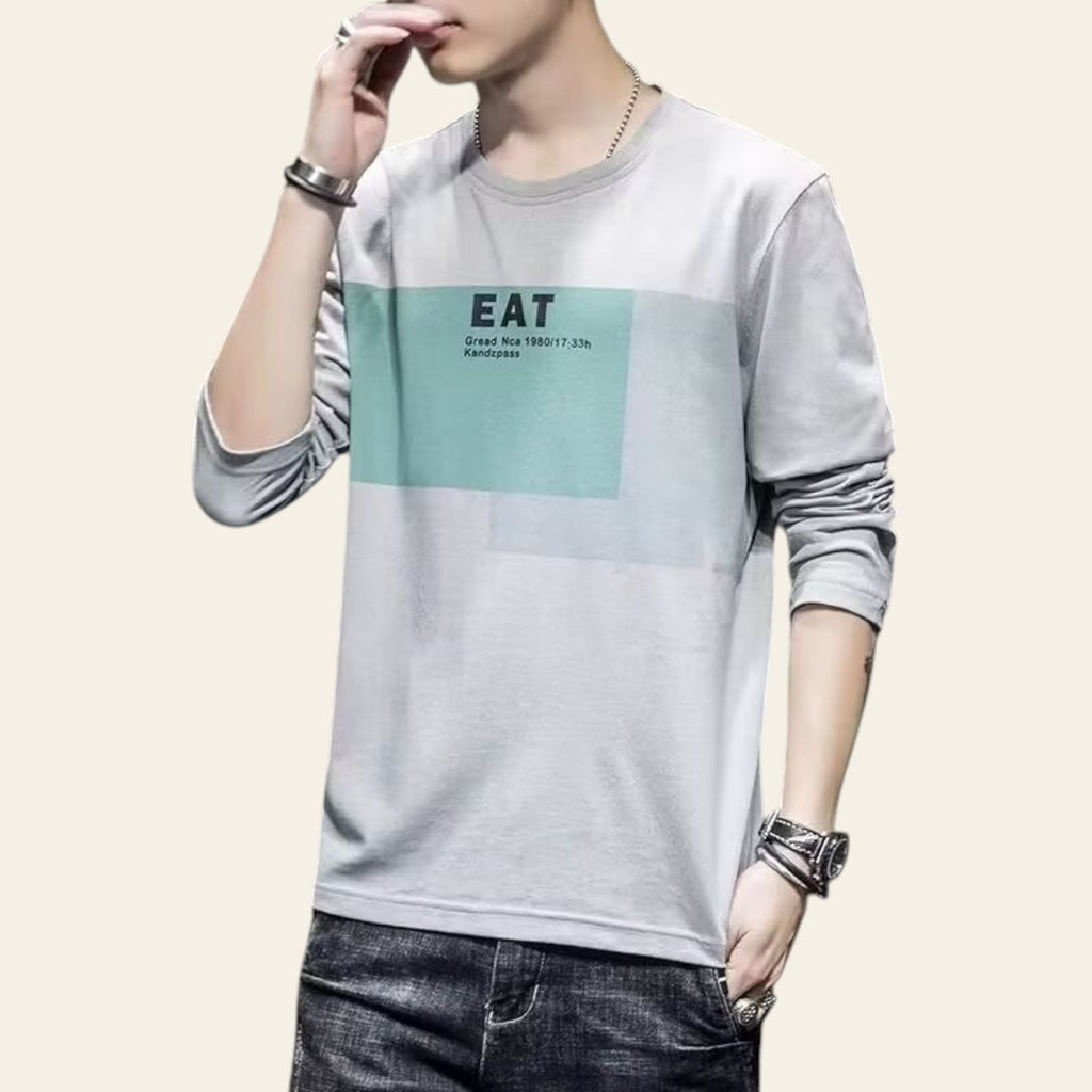 Man wearing a gray long sleeve casual T-shirt
