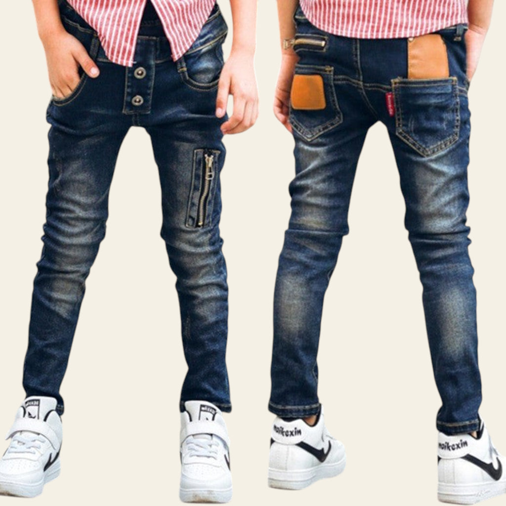 Comparison of dark blue jeans worn by a person, showing different styles.